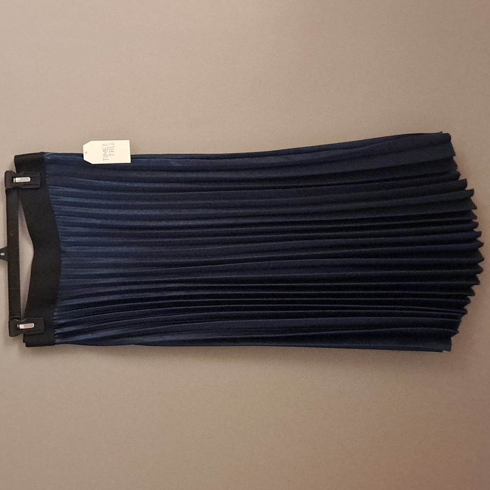 NWT Blue Pleated Skirt Sz Large 12-14 Elastic Waistline